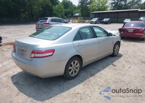 2011 Toyota Camry Le z USA, uszkodzony, nr VIN 4T1BF3EK8BU232338